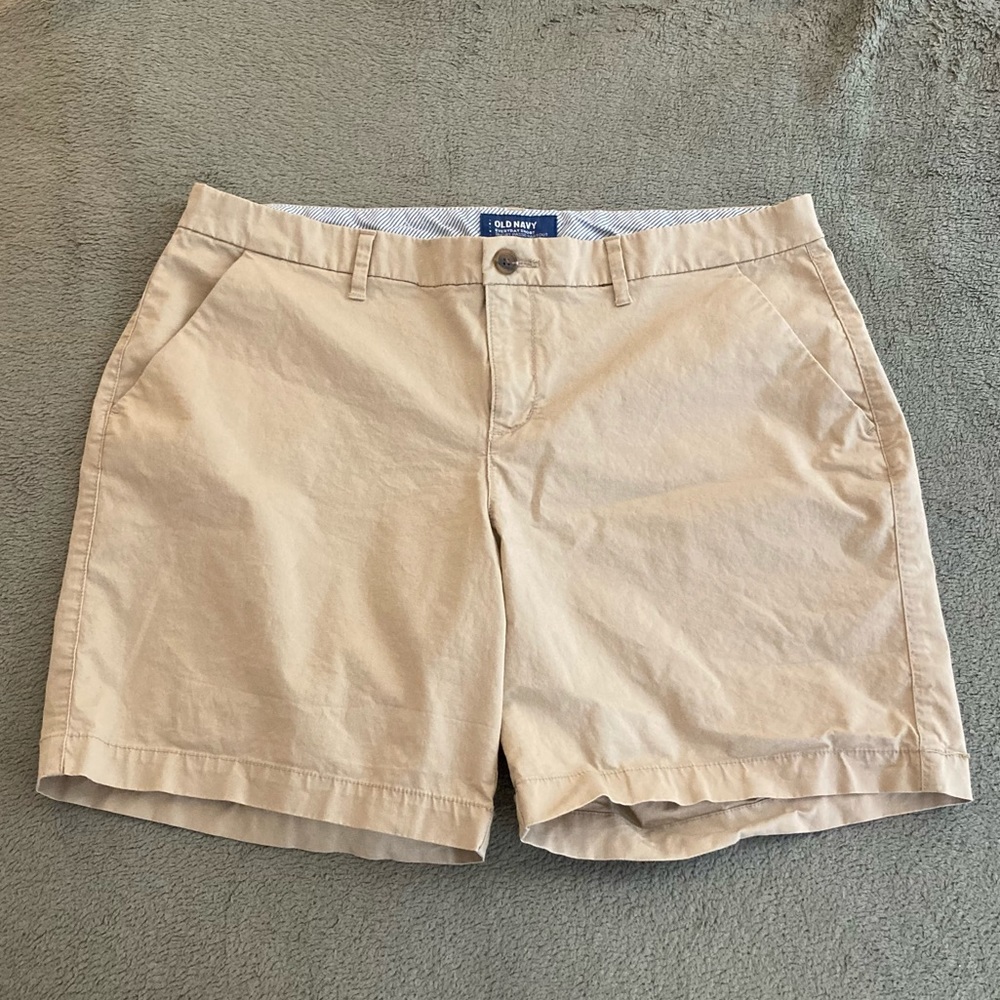Old Navy Beige Everyday Short
